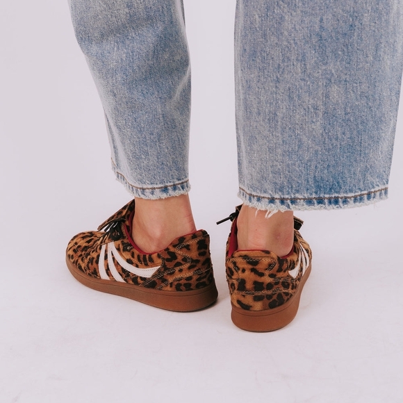 Steve Madden Leopard/Burgundy Madrid Printed Women's Sneakers - Size 8M - Picture 3 of 9